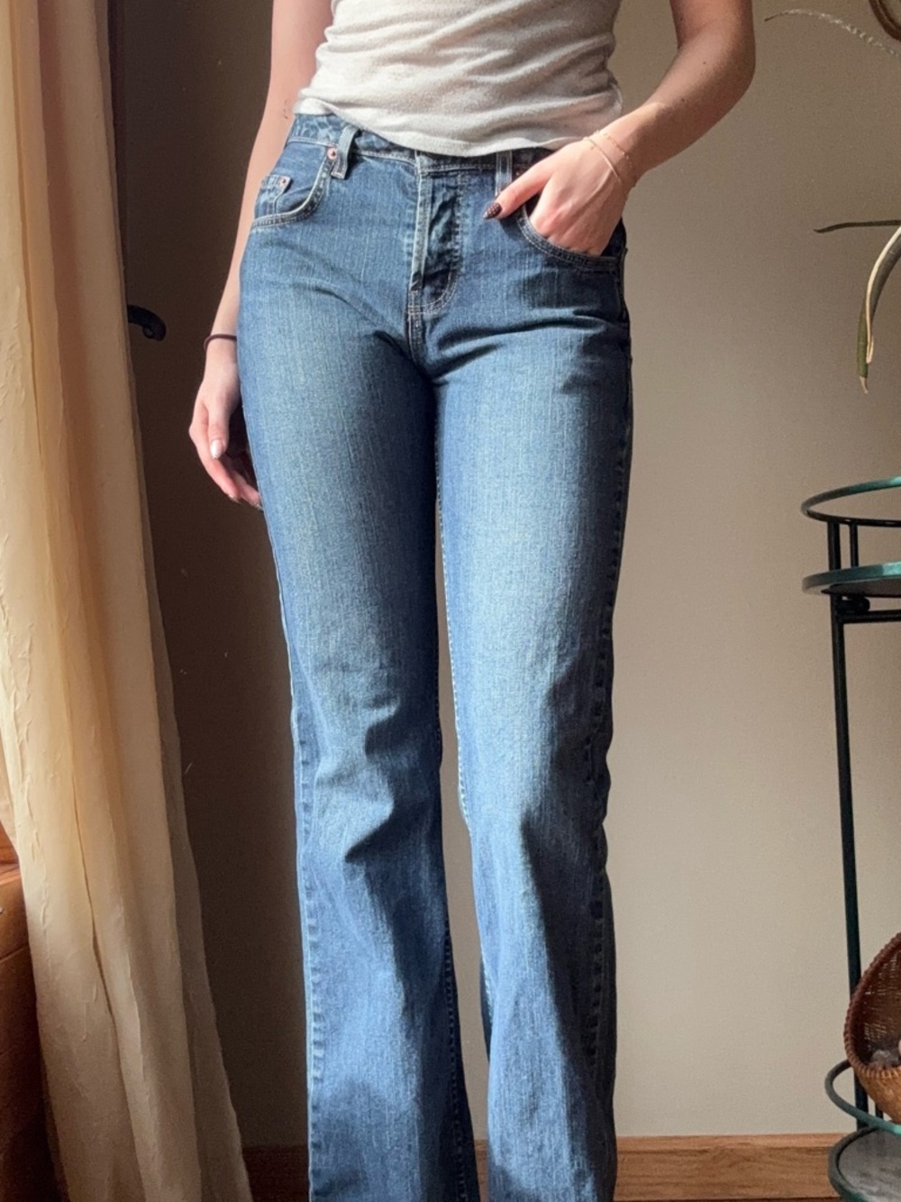 Silver Jeans Classic Straight-Leg Blue Denim Jeans - Picture 8 of 11
